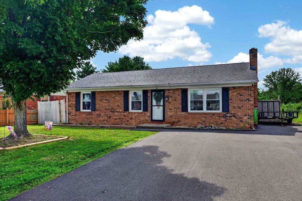 21 Eastgate Dr - Photo 1
