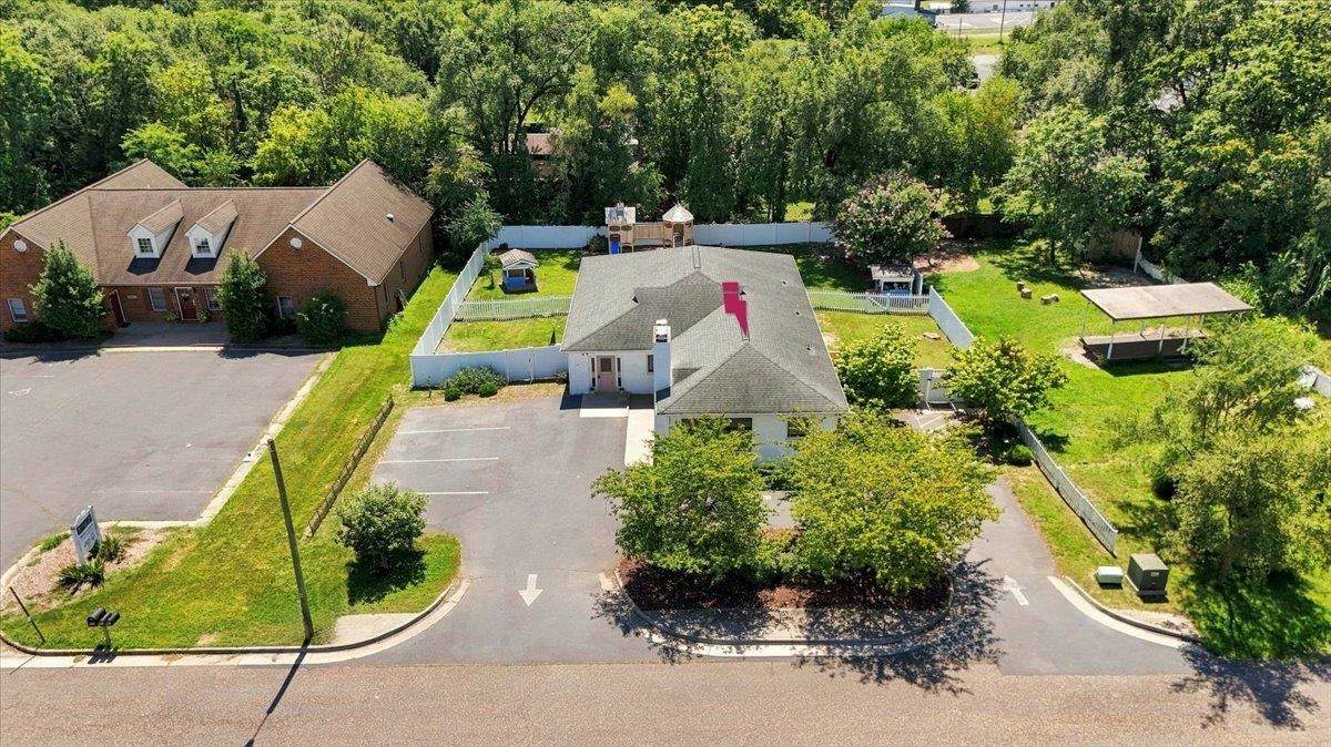 15 Southgate Ct - Photo 1
