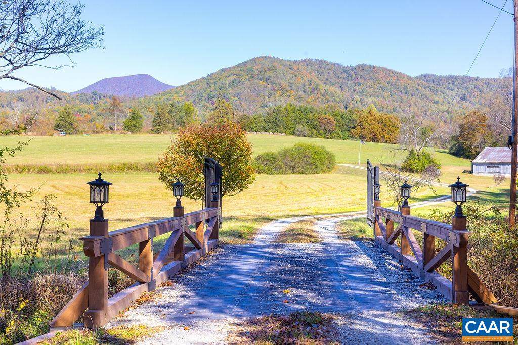 https://bt-photos.global.ssl.fastly.net/cville/orig_boomver_1_680399-2.jpg