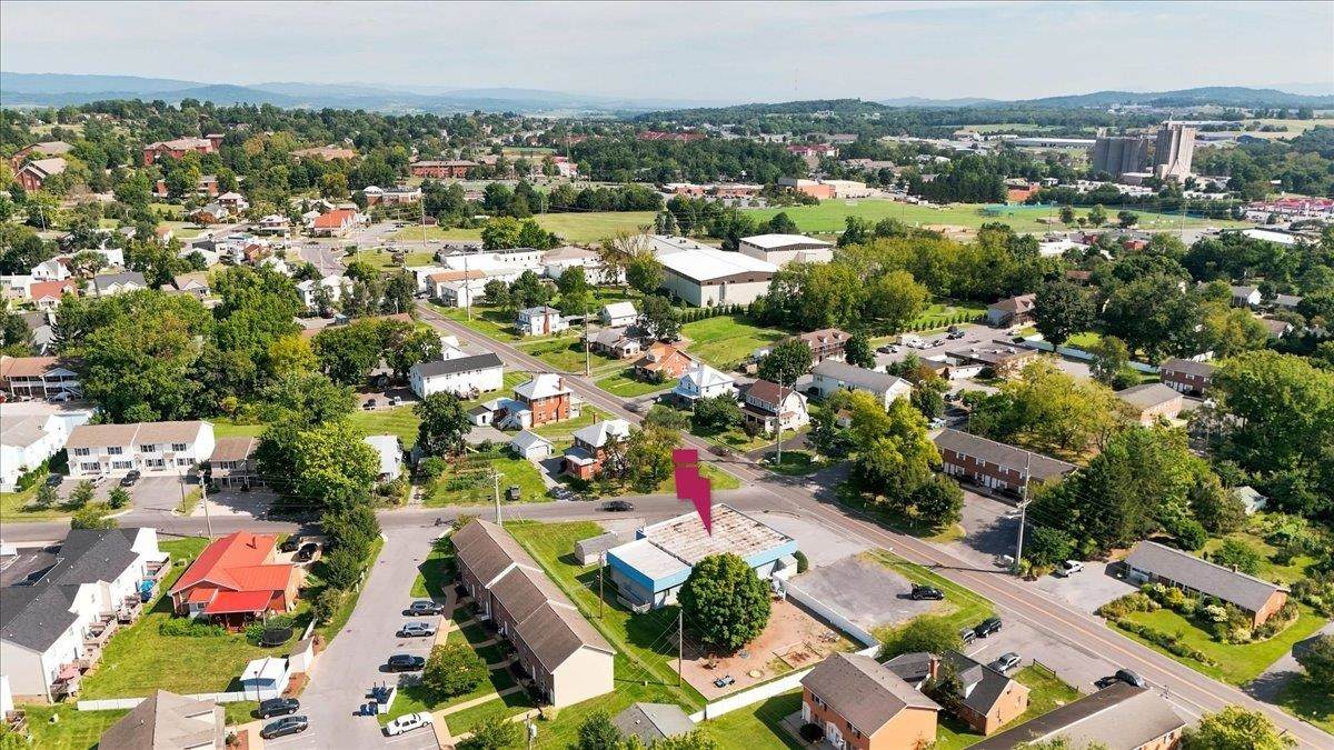 https://bt-photos.global.ssl.fastly.net/cville/orig_boomver_1_681319-2.jpg