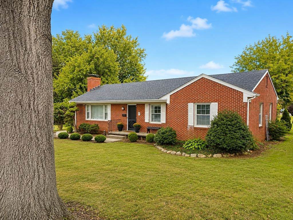219 Robin Rd - Photo 1