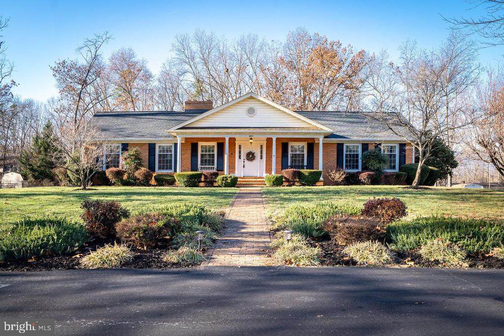 207 Circle View Rd - Photo 1