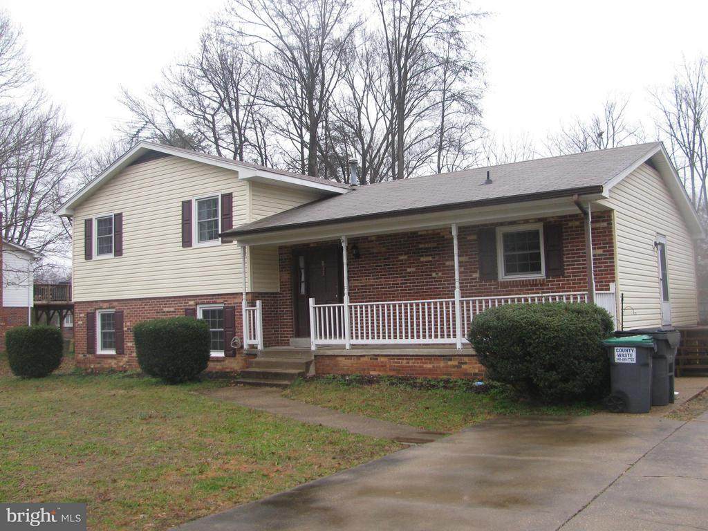 813 Lincoln Dr - Photo 1