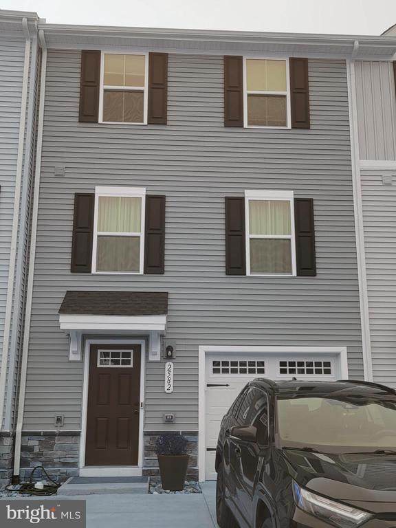 2582 Laurel Park - Photo 1