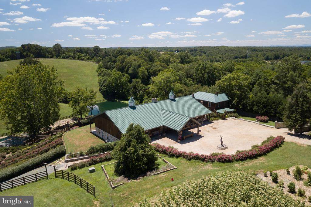 240 Stoneleigh Rd - Photo 1