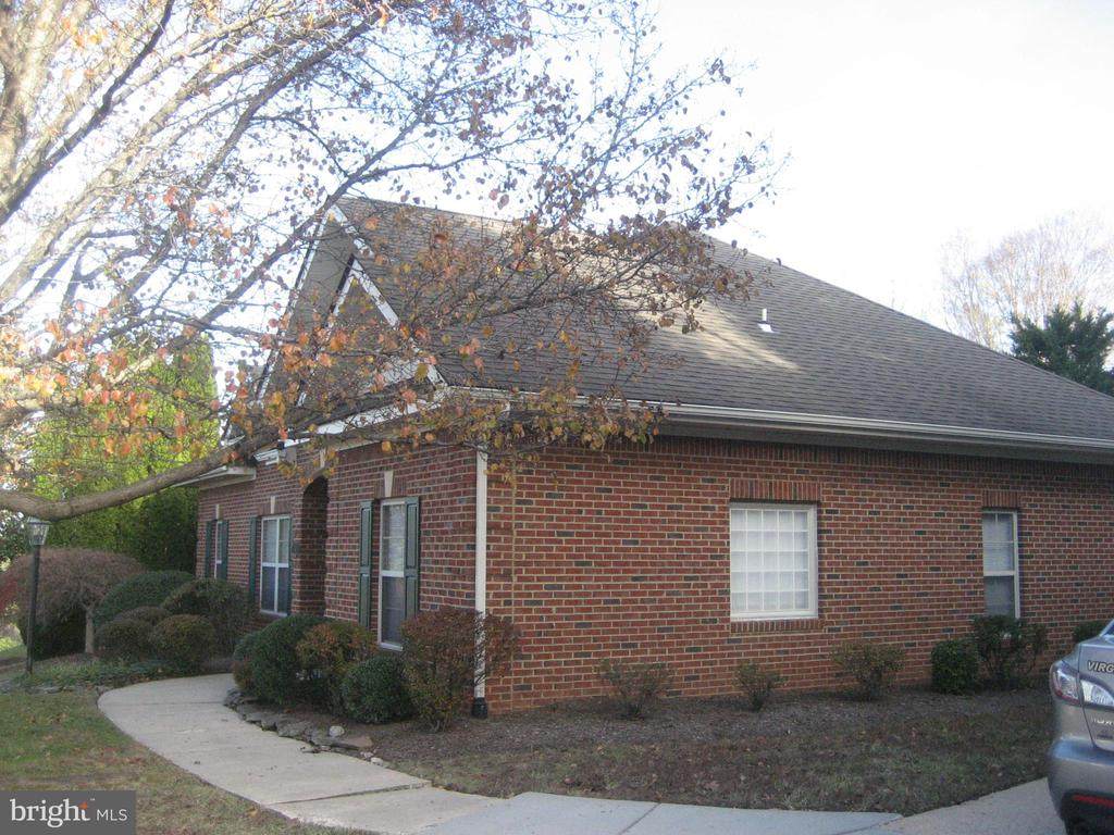 180 Carriage Chase Cir - Photo 1