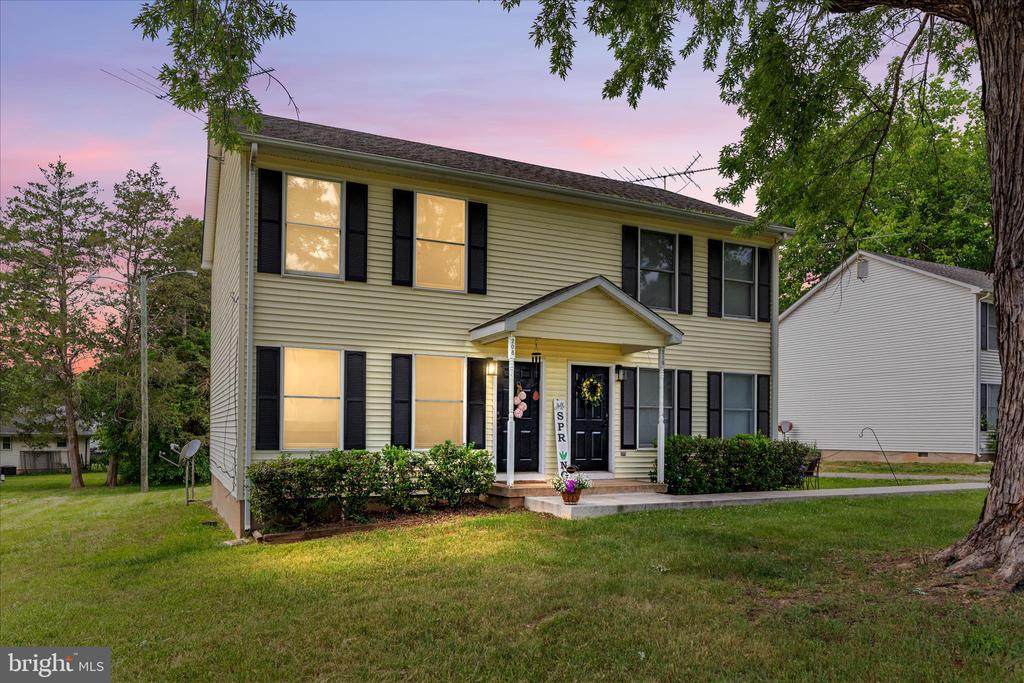 208 Rappahannock St N - Photo 1