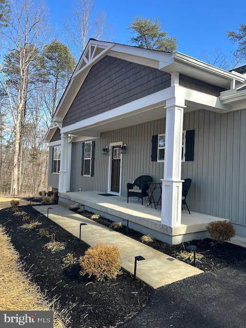 319 Pine Harbour - Photo 1