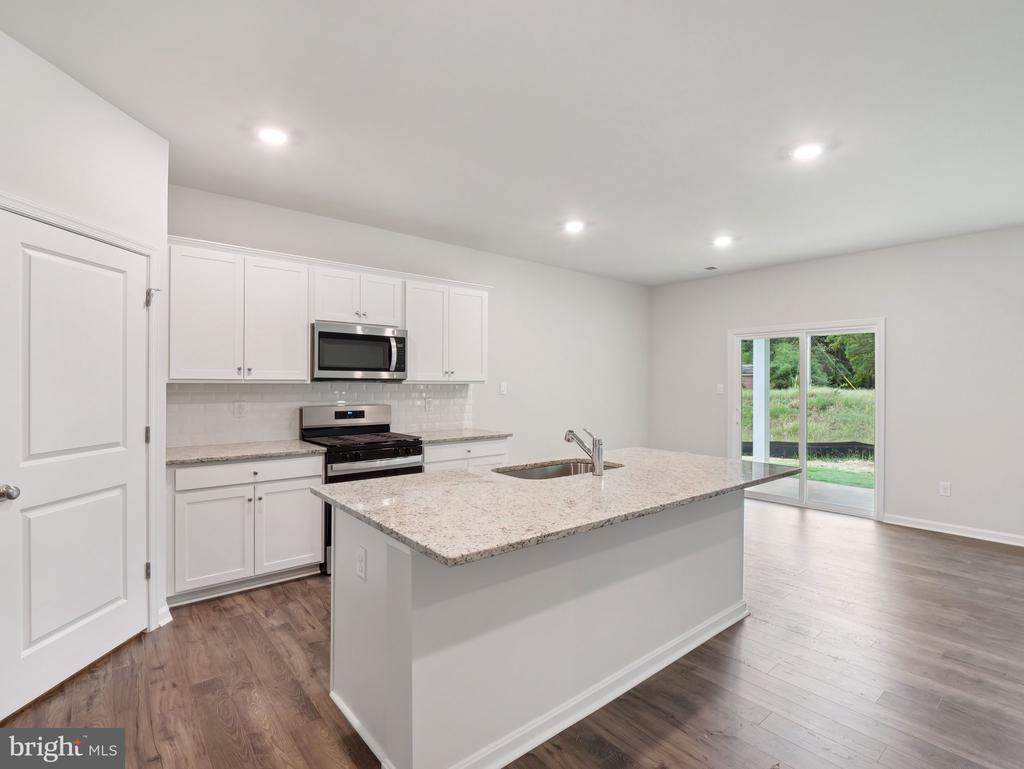 202 Glenmore Ln - Photo 1