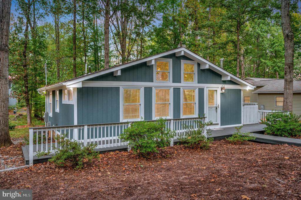 4239 Lakeview Pkwy - Photo 1