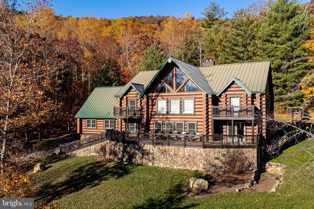 370 Bruins Run - Photo 1