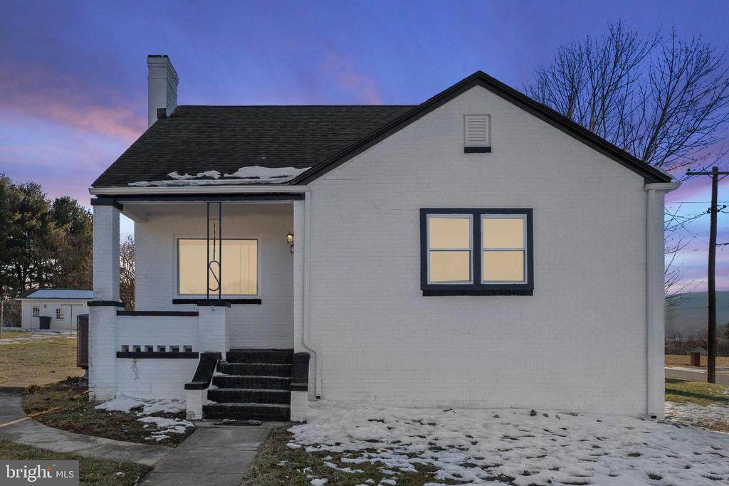 701 2ND ST - Photo 1