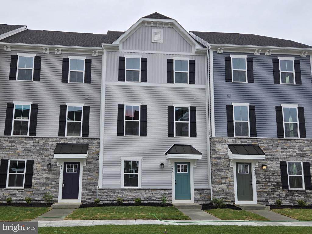 4521 Briarhaven Dr - Photo 1