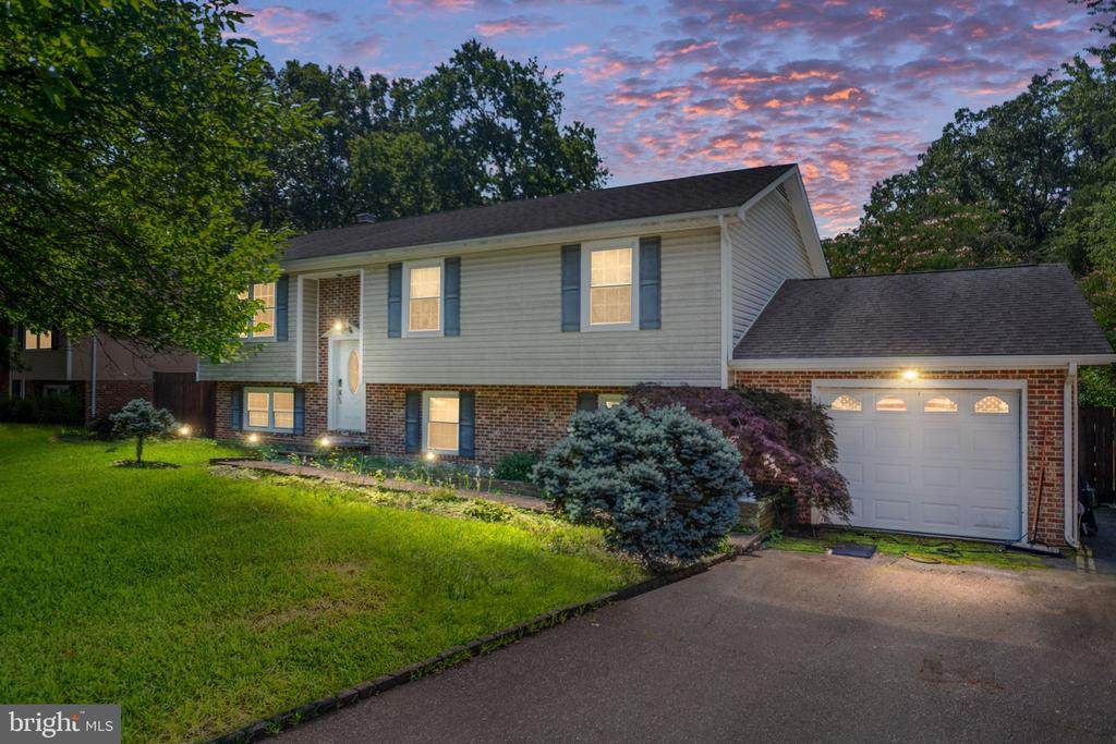 102 Breezewood Dr - Photo 1