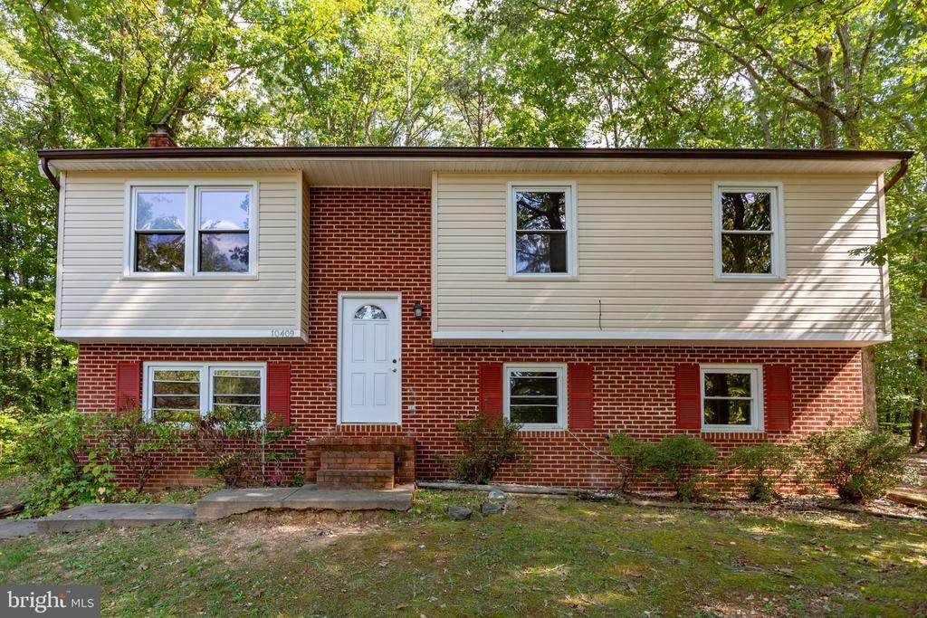 10409 Daniels Ct - Photo 1