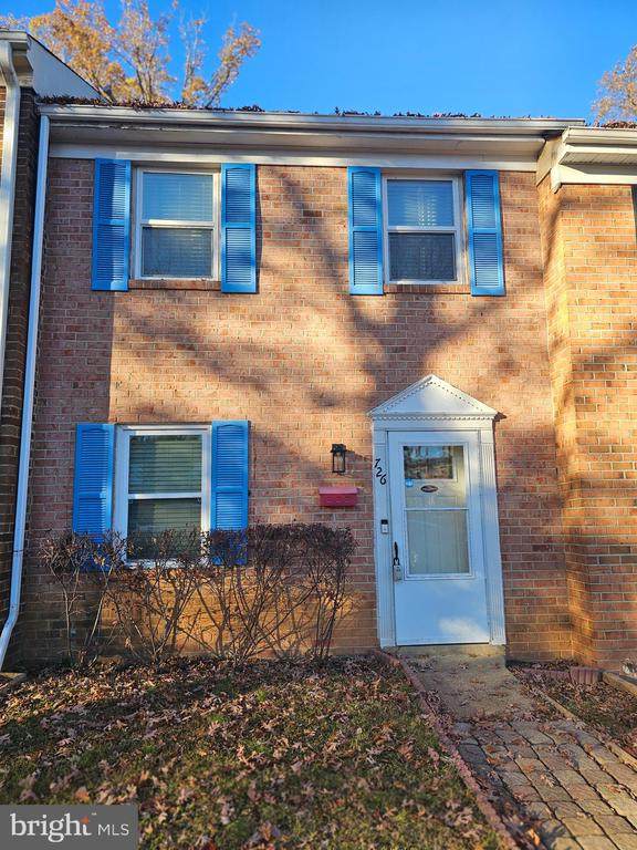 726 Olde Greenwich Cir - Photo 1