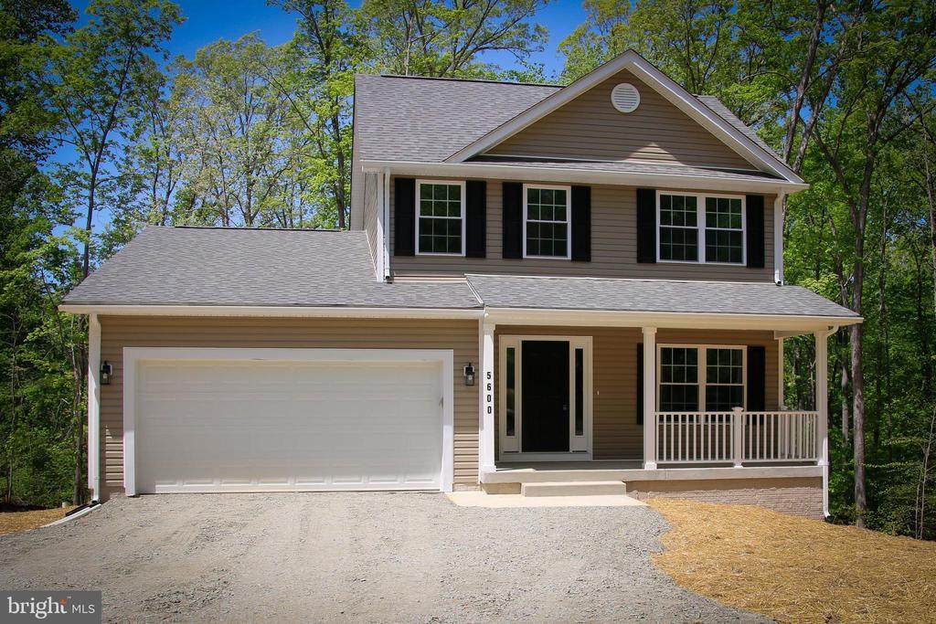5600 Wyndemere Cir - Photo 1