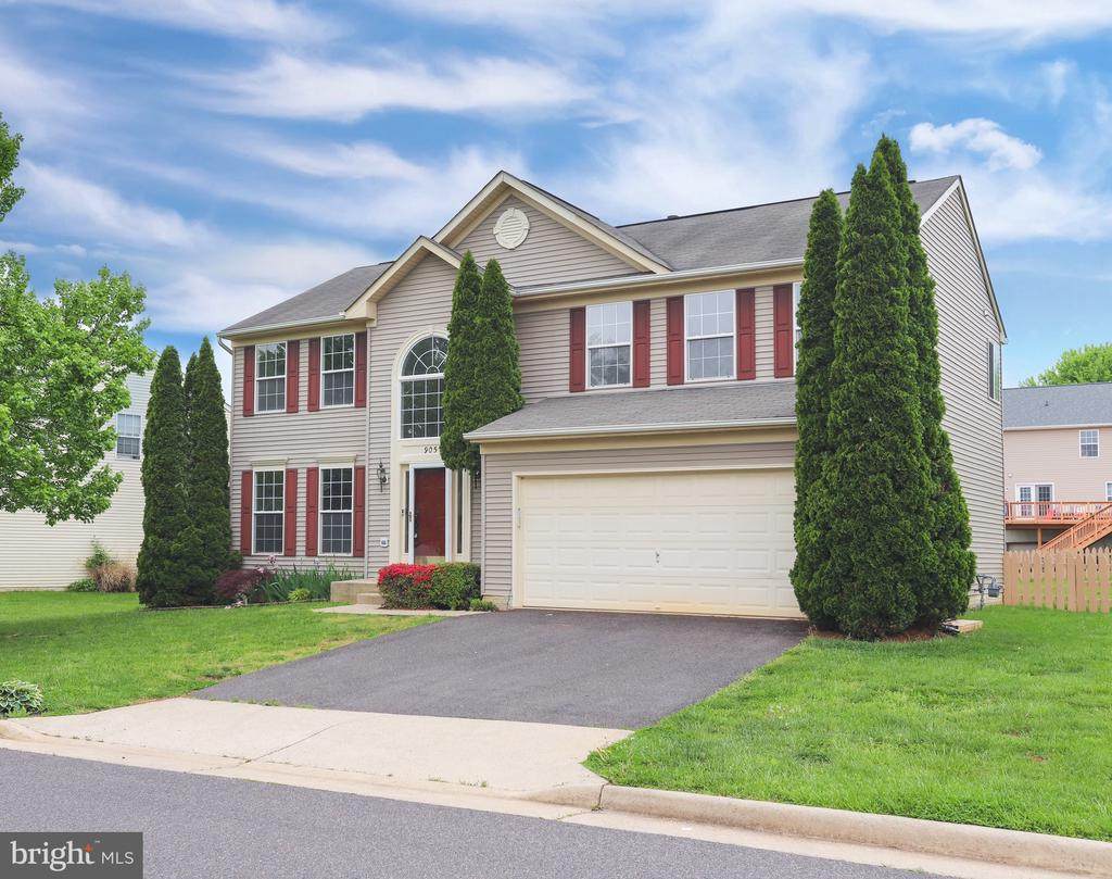 905 Woodcrest Loop - Photo 1