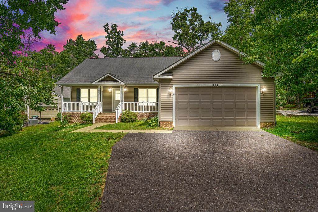 118 Republic Ave - Photo 1