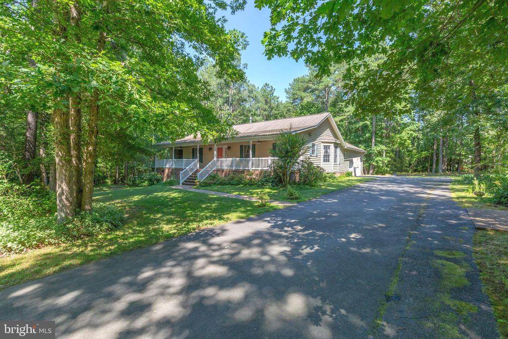 8101 Woods Dr - Photo 1