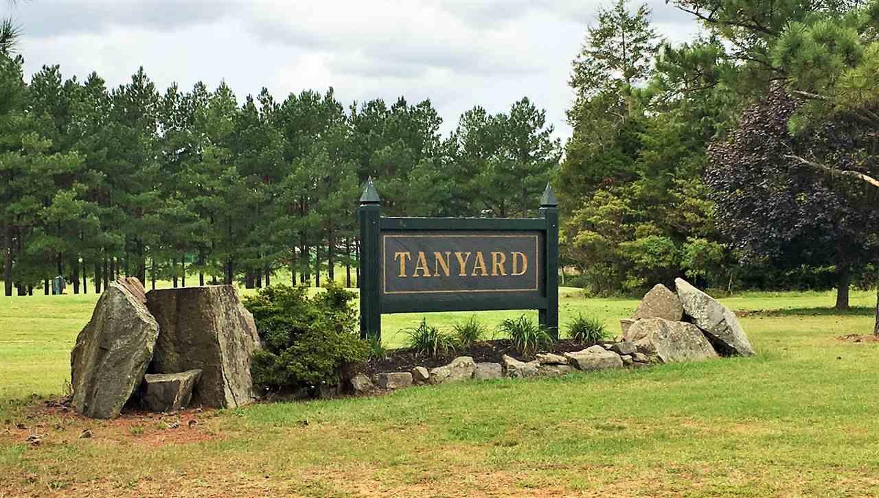 48 Fairway Dr - Photo 1