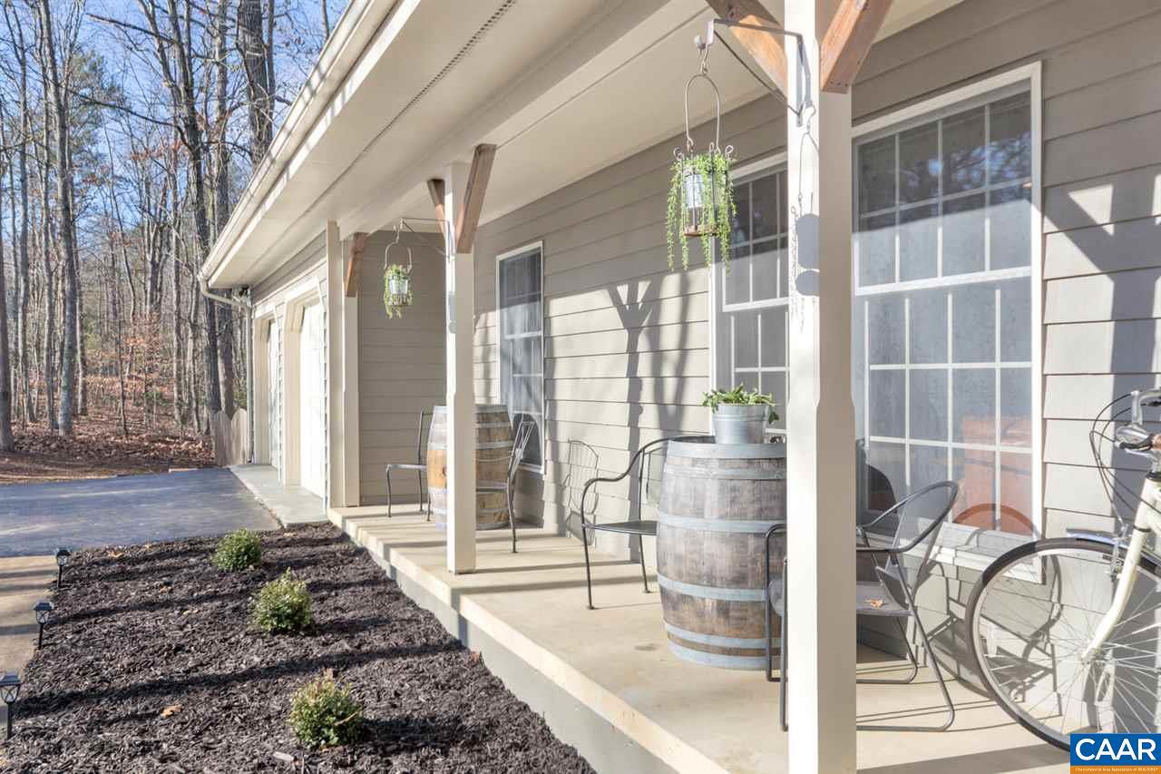 40 Marwood Dr - Photo 1