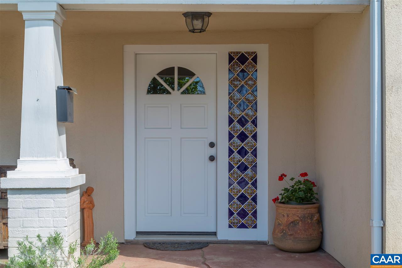 1018 Avon St - Photo 1