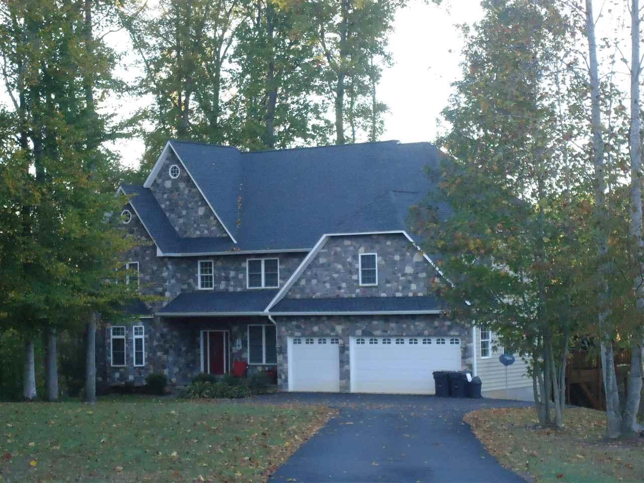 1915 Lake Forest Dr - Photo 1