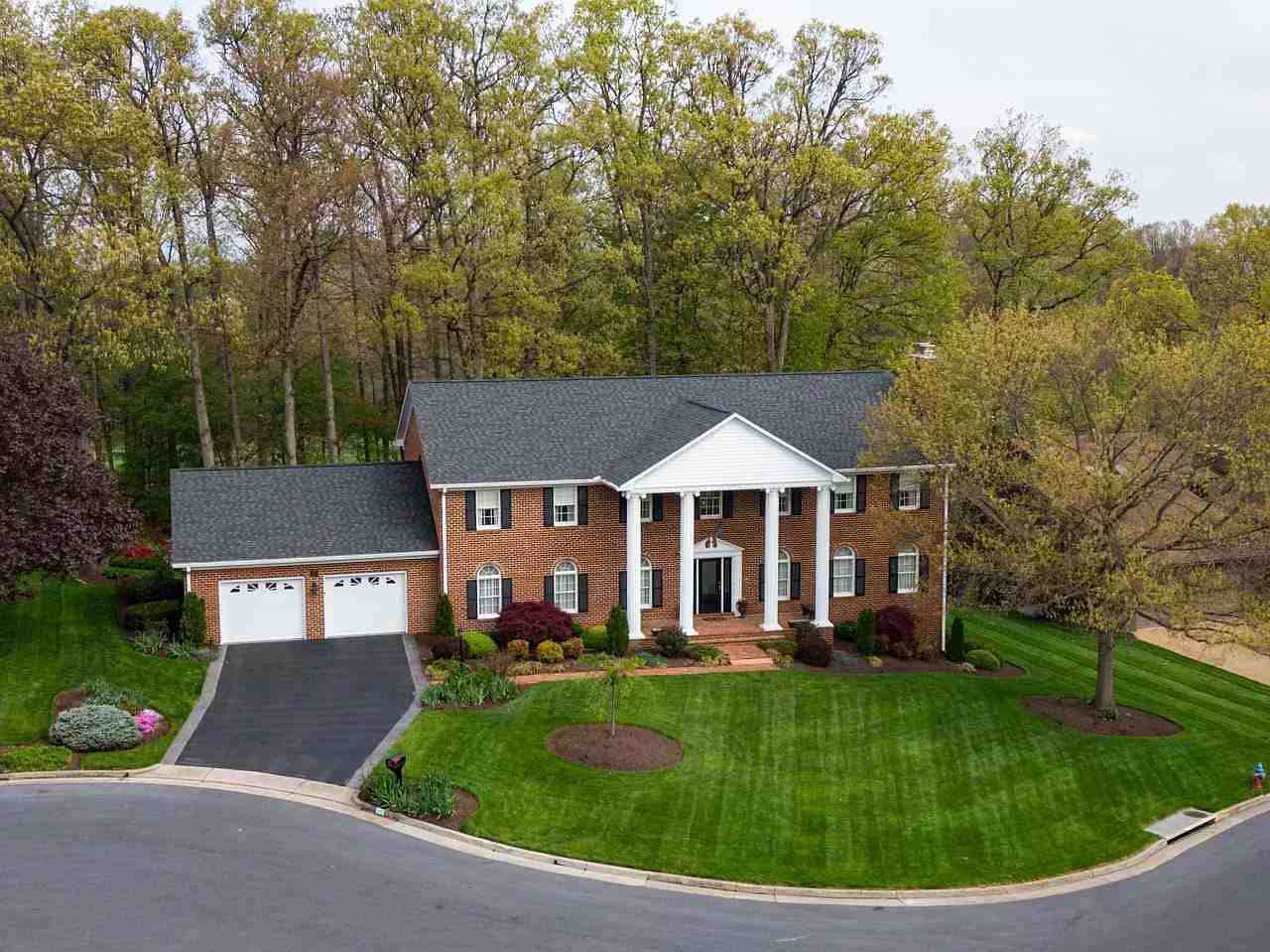 145 Fairway Dr - Photo 1