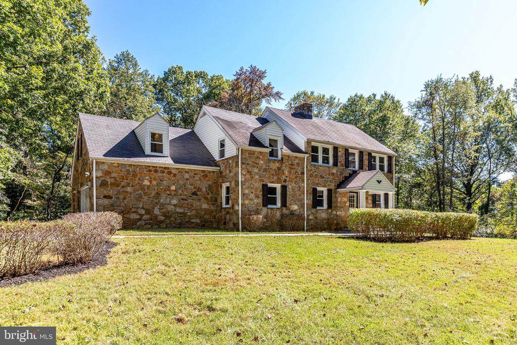 6087 Dumfries Rd - Photo 1