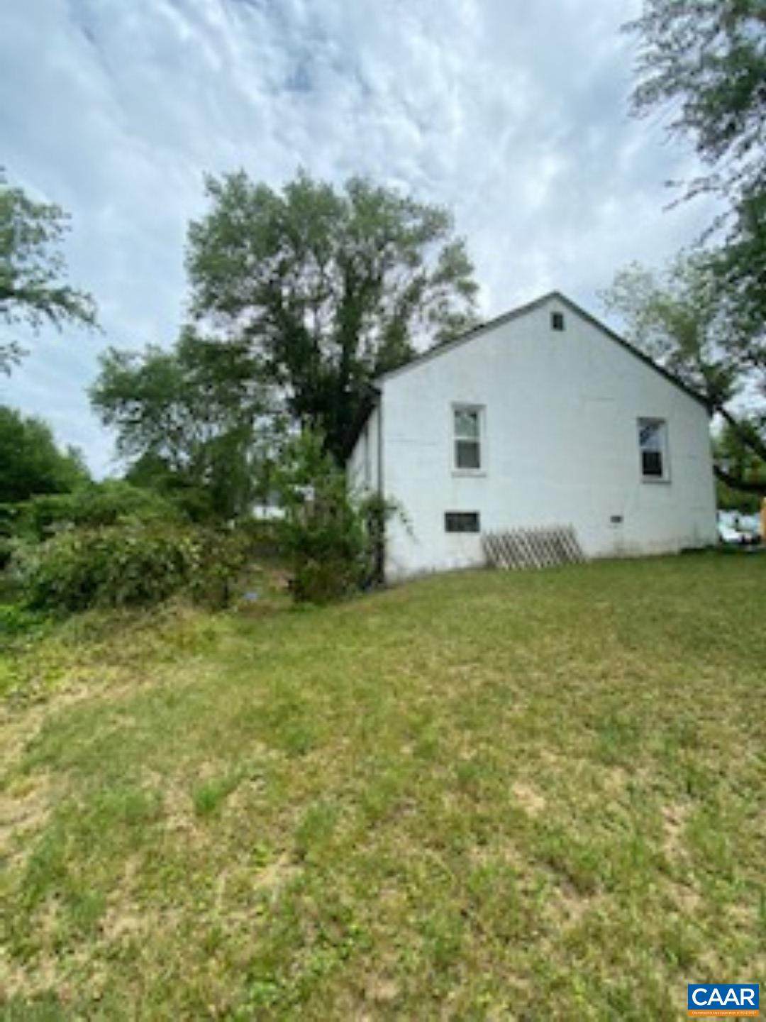 501 Elliott Ave - Photo 1