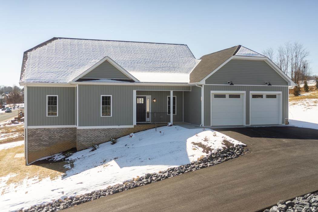 219 Heather Ln - Photo 1