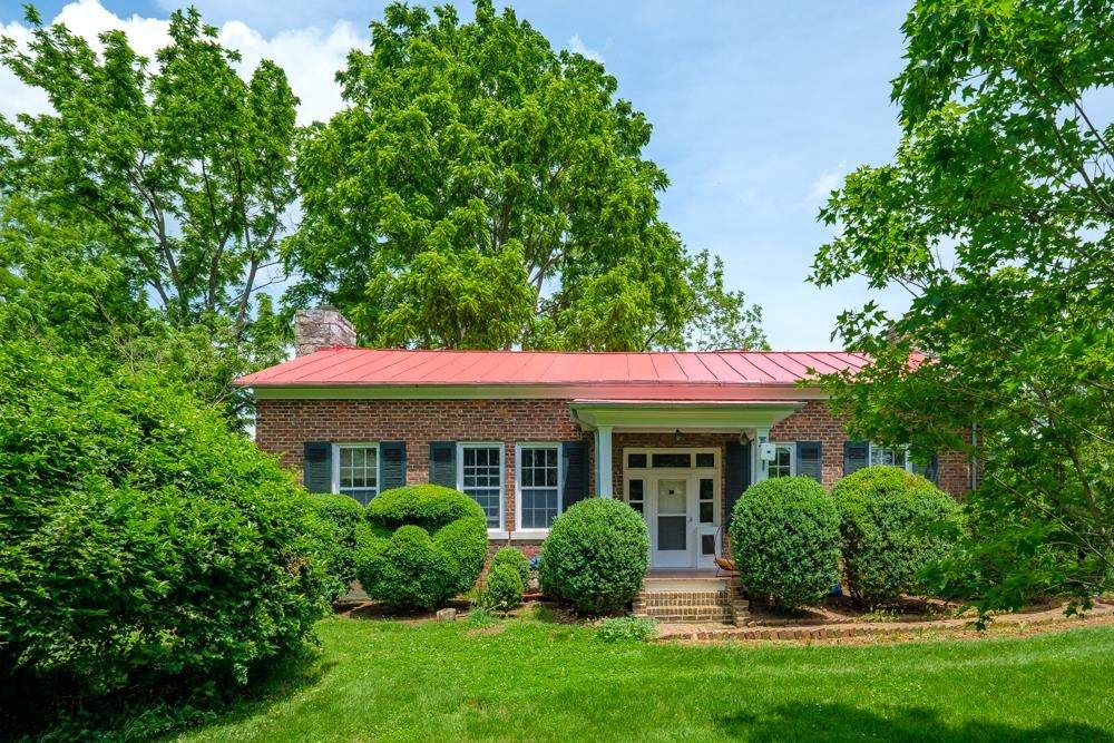 1022 Mossy Creek Rd - Photo 1