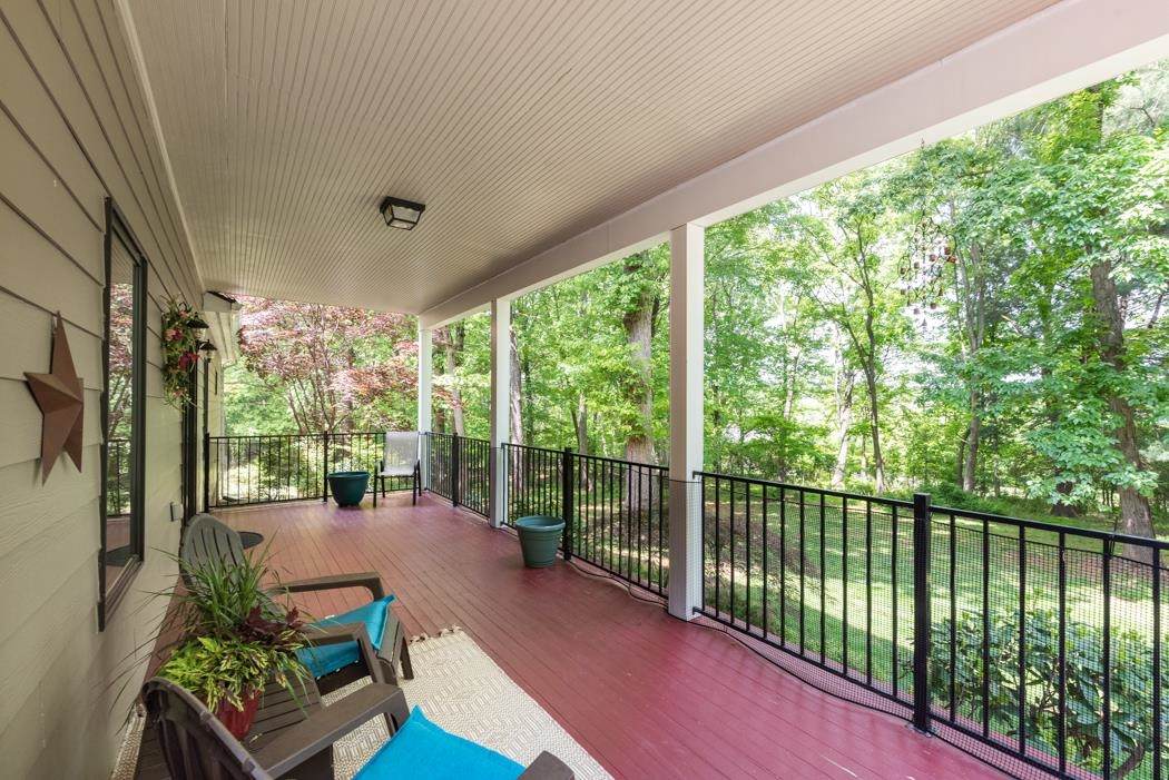 233 Bennington Dr - Photo 1