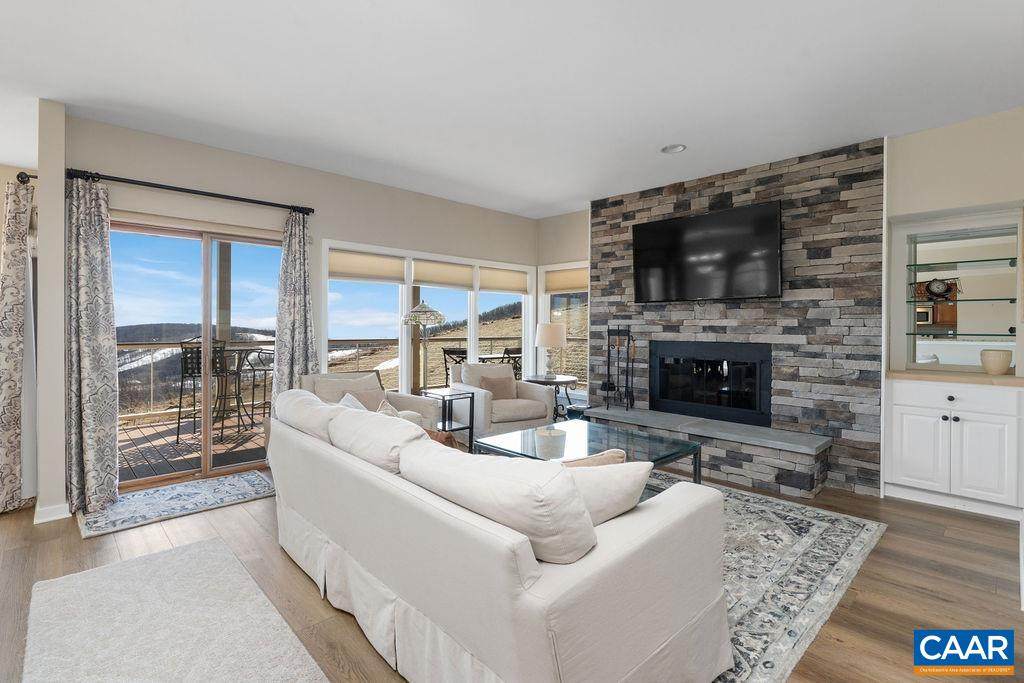 1637 Overlook Condos - Photo 1