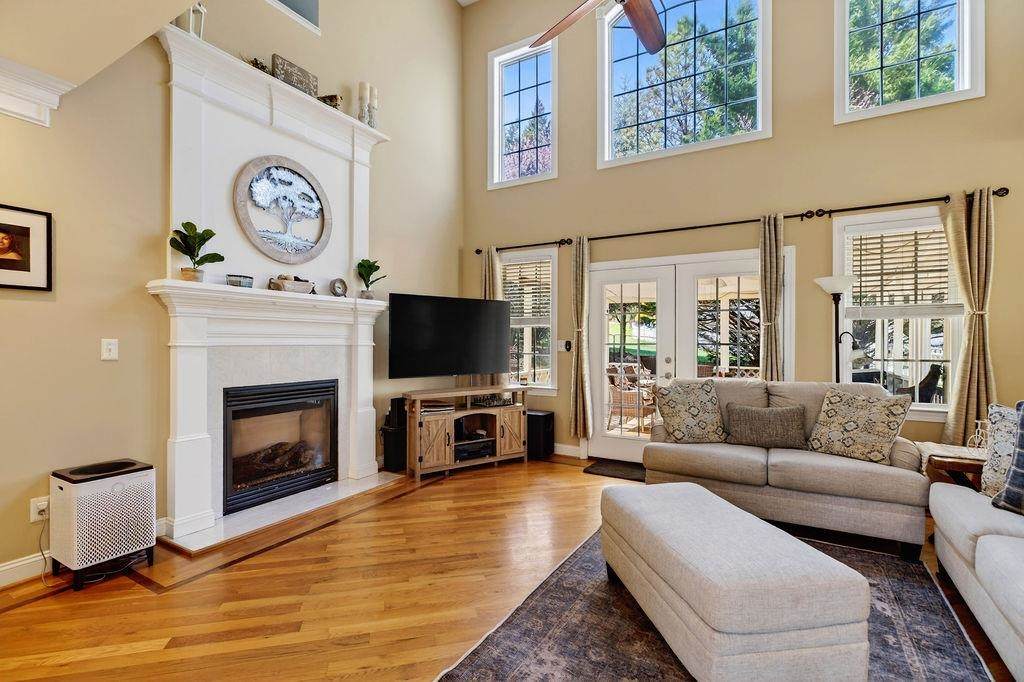 24 Tradewind Cir - Photo 1