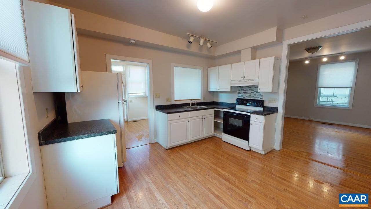 1122 Market St - Photo 1