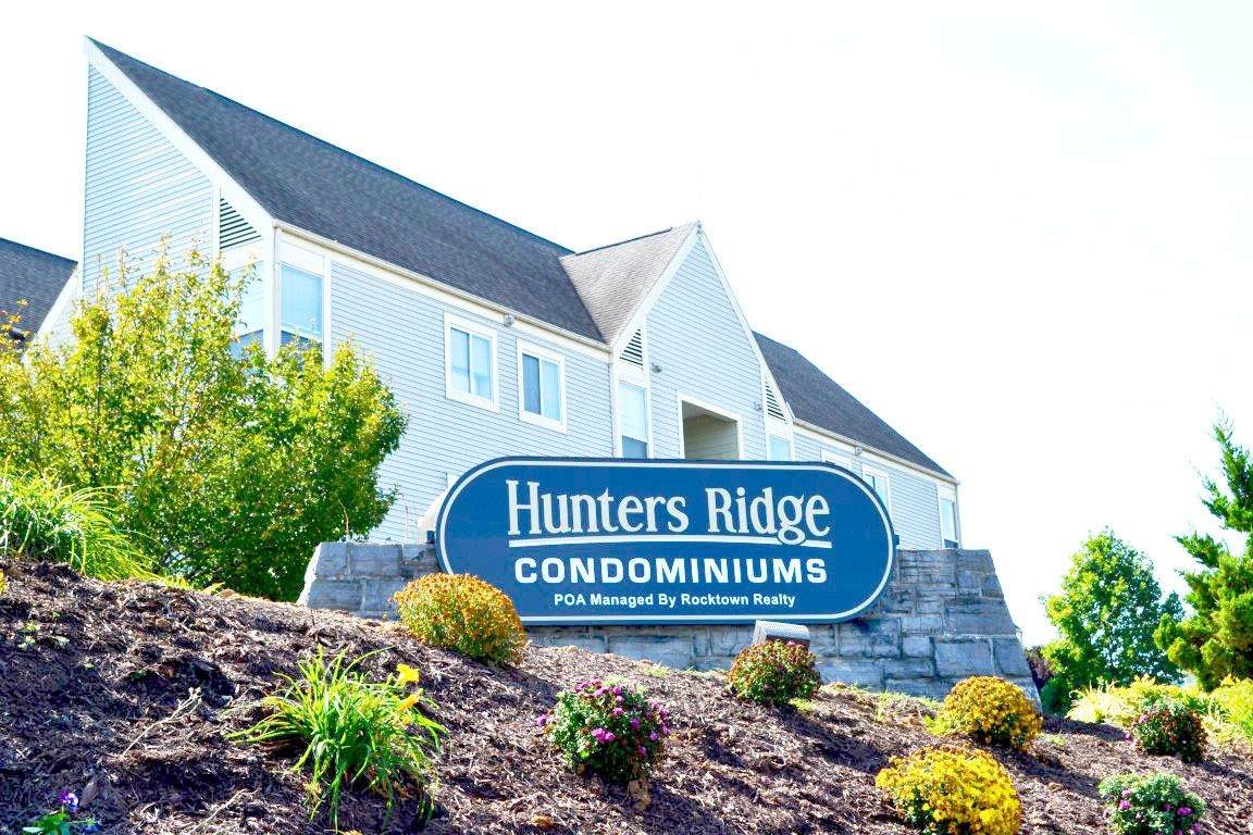 1390 Hunters Rd - Photo 1