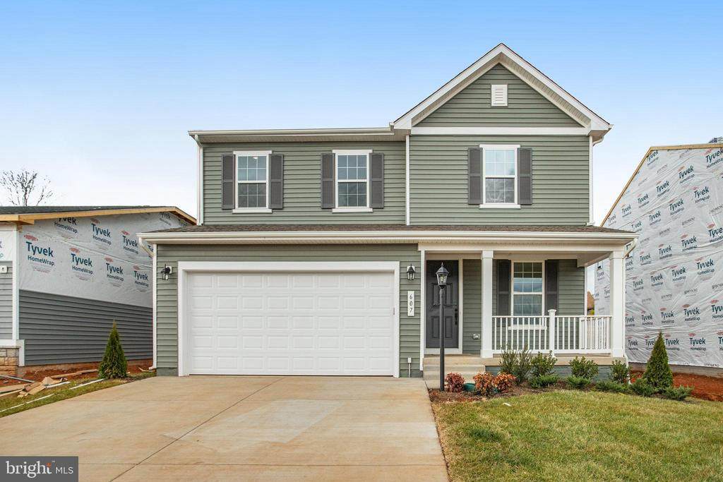 607 Clover Ln - Photo 1