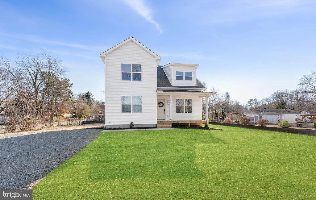 317 Grove Ave - Photo 1