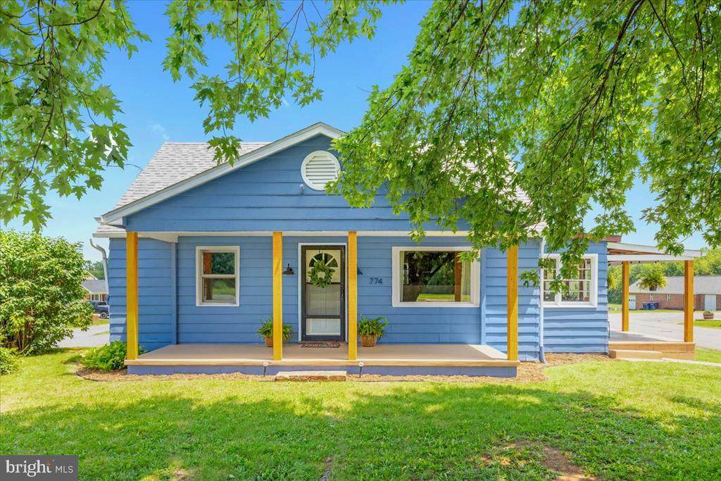 774 Main St - Photo 1