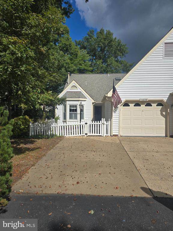 11606 Savannah Dr - Photo 1