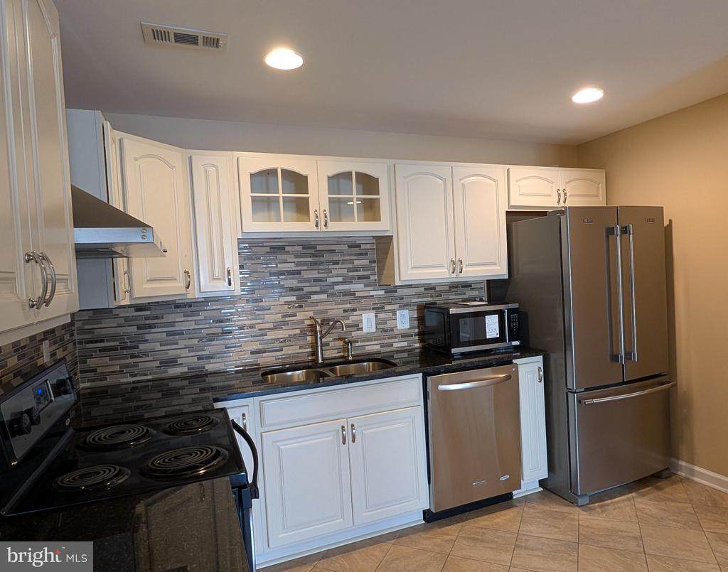 9537 Evergreen Cir - Photo 1