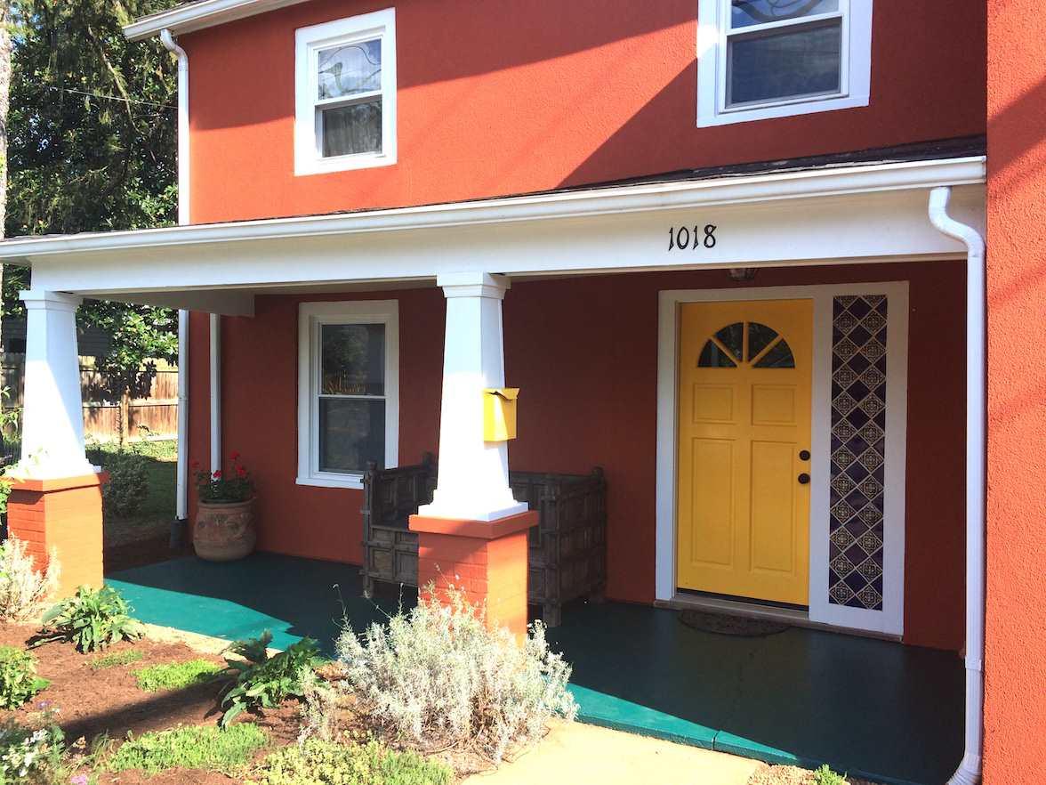 1018 Avon St - Photo 1