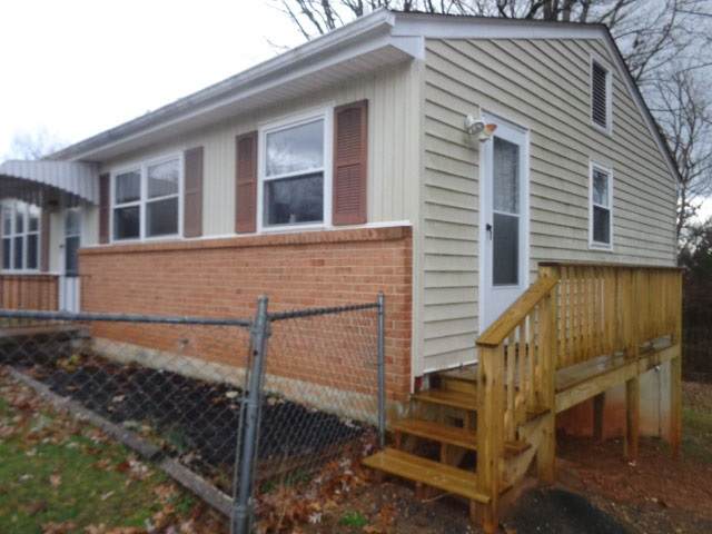327 Monument Dr - Photo 1