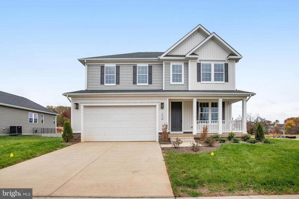 2000 Divot Dr - Photo 1