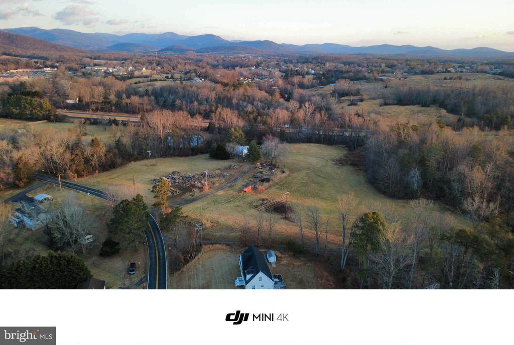 https://bt-photos.global.ssl.fastly.net/cville/orig_boomver_3_VAGR2000780-2.jpg