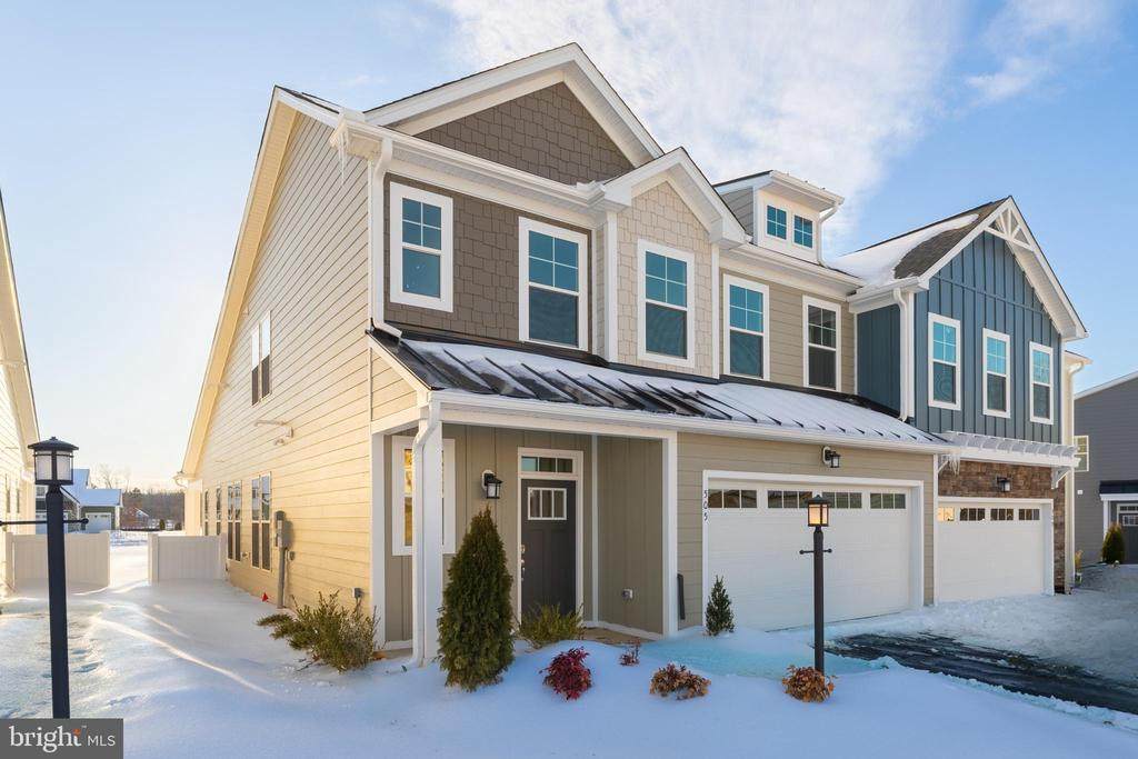 505 Bayberry Ln - Photo 1