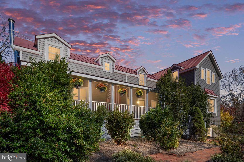 560 Richmond Rd - Photo 1
