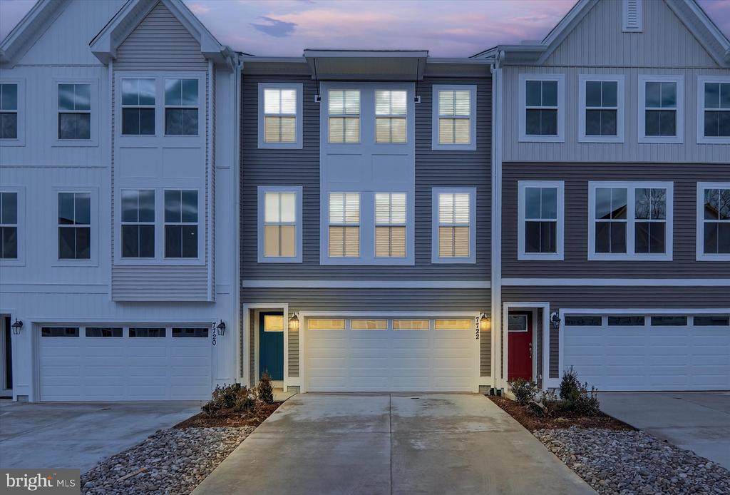 7722 Harlow Cir - Photo 1